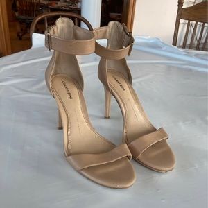 Gianni Bini nude heels